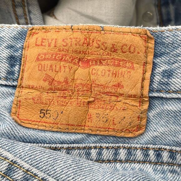 Levi's Jeans Men's Size 35 x 34 Blue Denim Straight Leg High-Rise Light Wash - Picture 11 of 16